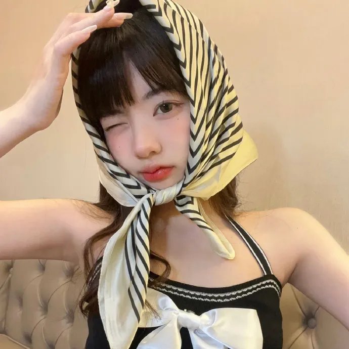 皮裘大衣女人